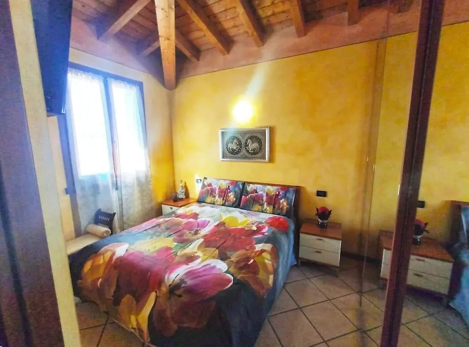 Casa Di Michela A Sirmione Con Piscinaアパートメント アパート
