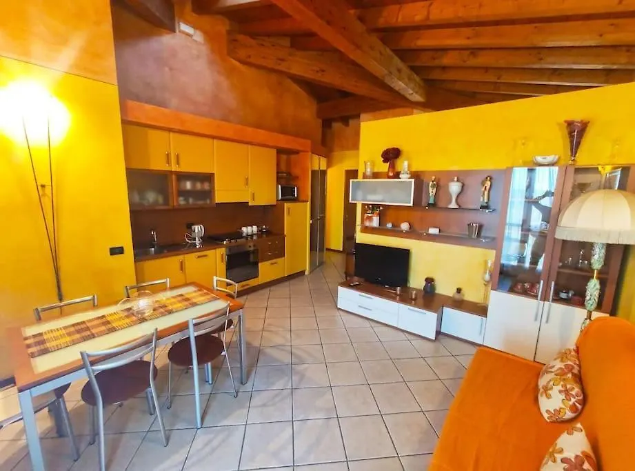 Casa Di Michela A Sirmione Con Piscinaアパートメント 0*,