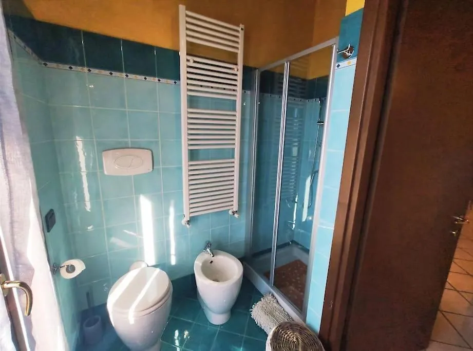 Casa Di Michela A Sirmione Con Piscinaアパートメント アパート
