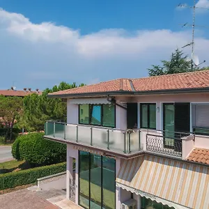 Apartment America, Sirmione